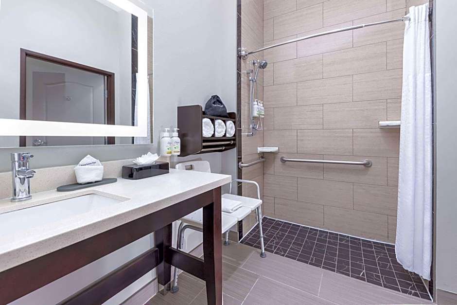 La Quinta Inn & Suites by Wyndham Tyler-University Area