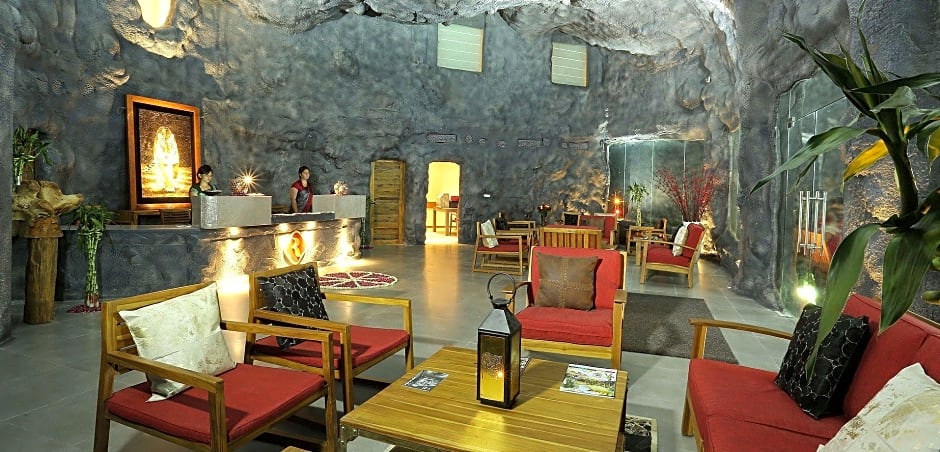 BRYS Caves Resort