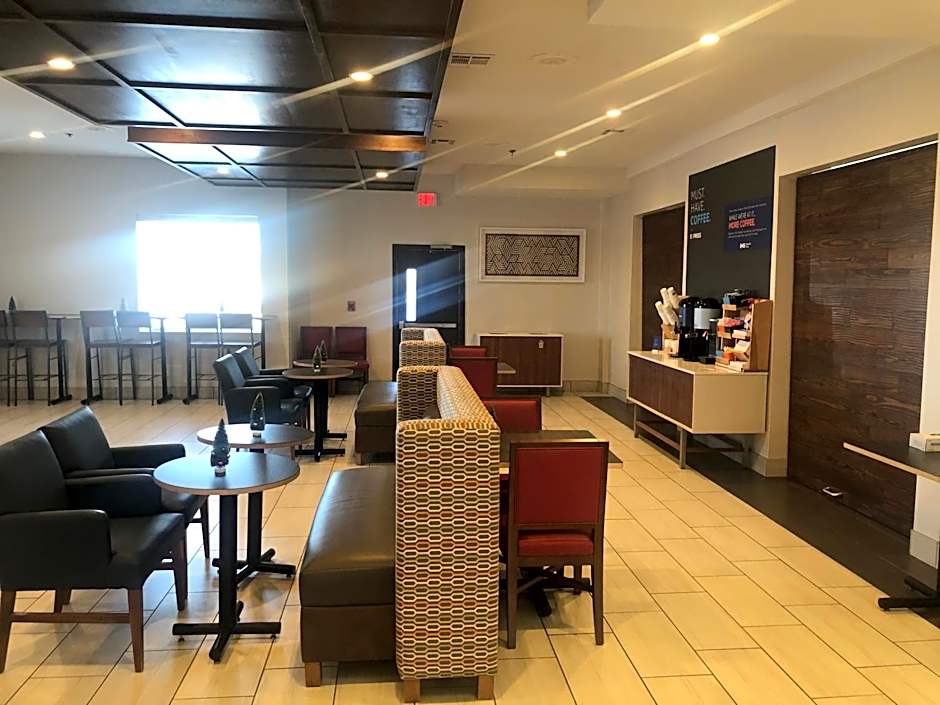 Holiday Inn Express Hotel & Suites Woodward Hwy 270 By IHG
