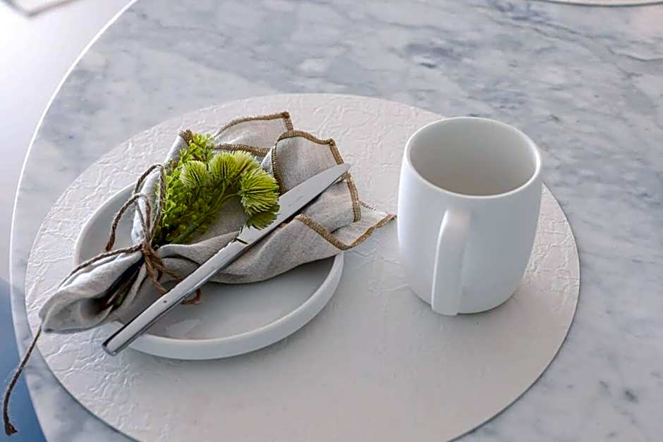 Huswell - Cozy modern studio with magnificent sea-view