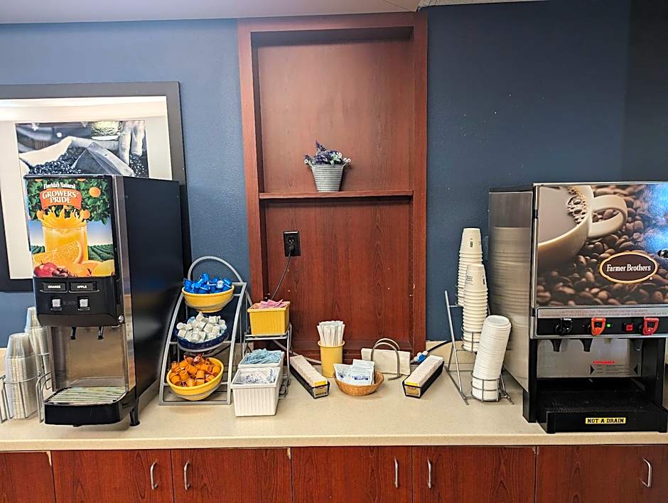 Days Inn by Wyndham Fargo