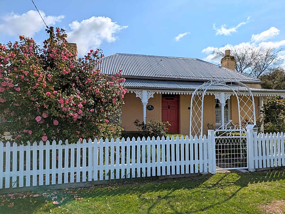 Bellamona Cottage Longford