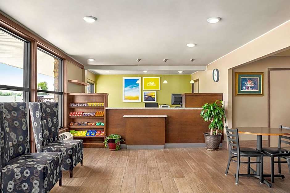 Days Inn by Wyndham Paris