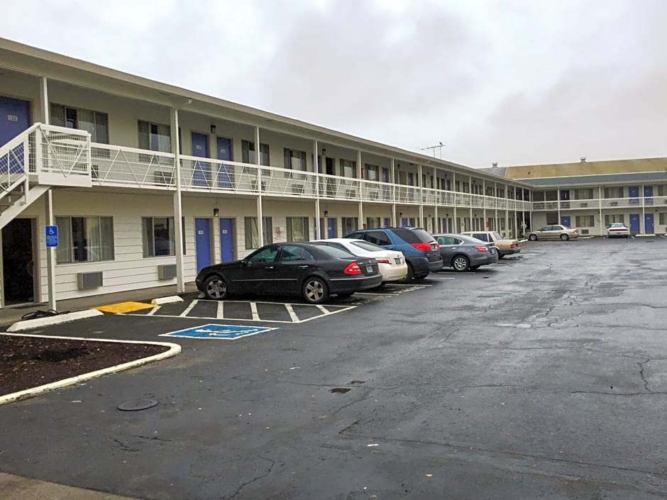 Motel 6-Salem, OR - Expo Center