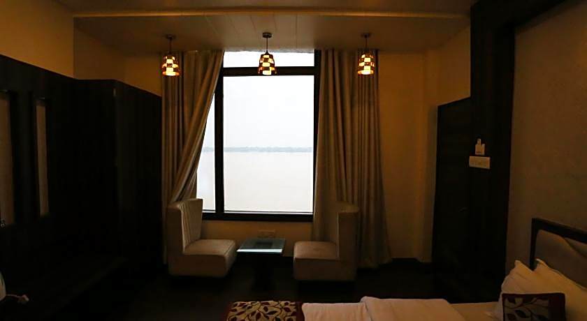 A Palace on River Rashmi Guest House