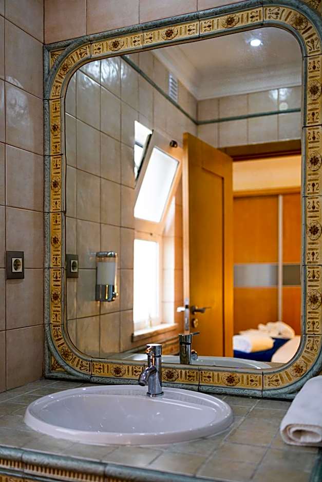 Sunny, The House - AL