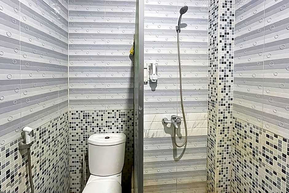 RedDoorz Syariah near Mall Of Serang