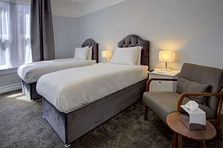 Standard Twin Room - Non-Smoking