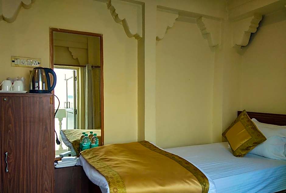 Dwivedi Hotels - Palace On Steps