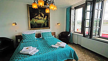 Triple Room with Bathroom