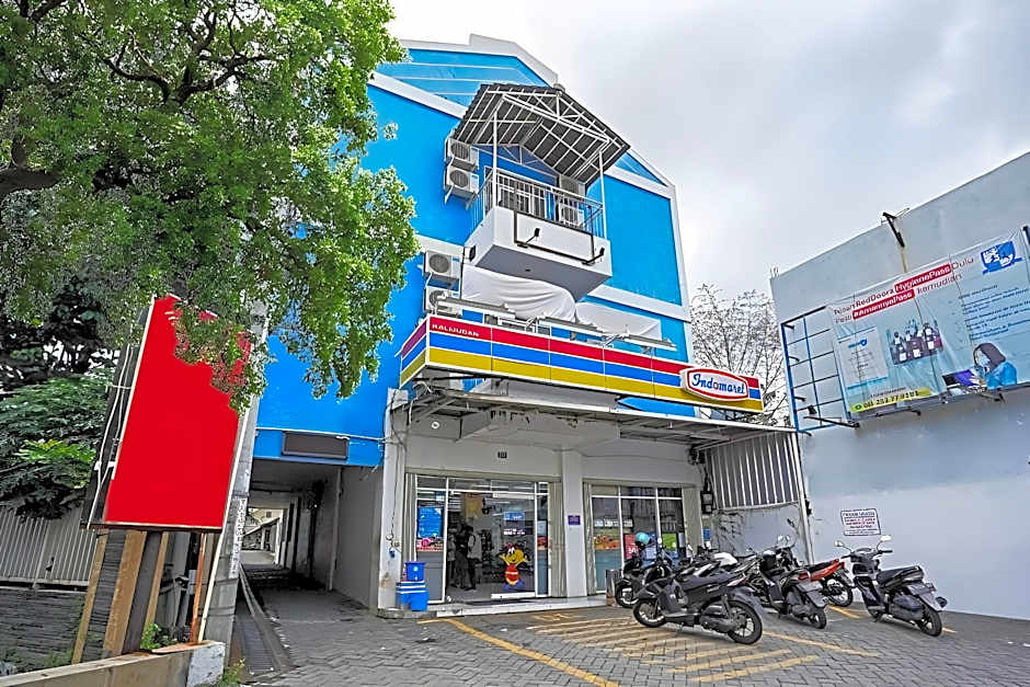 RedDoorz Plus near Galaxy Mall