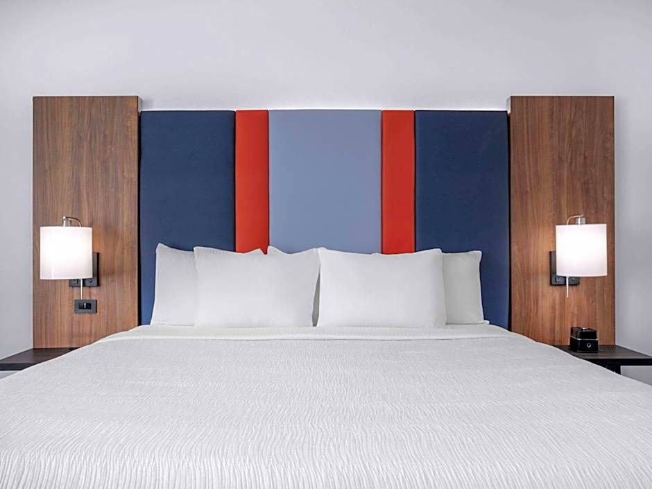 La Quinta by Wyndham Chelsea Birmingham