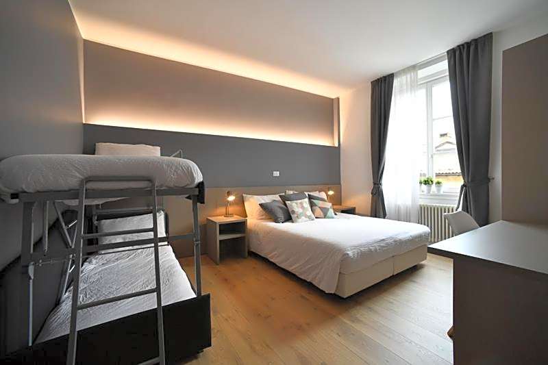 Lainez Rooms & Suites