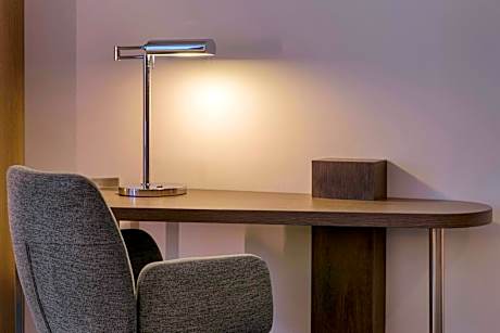 Suite, Lloyd Building