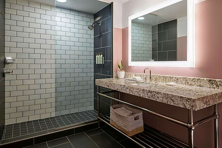 Renaissance Saint Elm Dallas Downtown Hotel