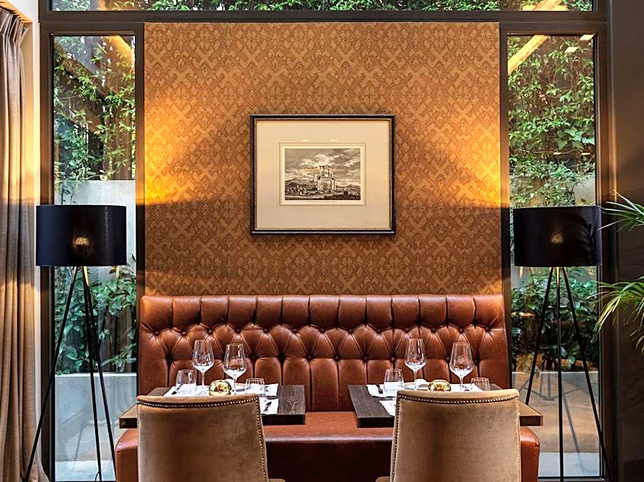 Sea View Cityscape Hotel