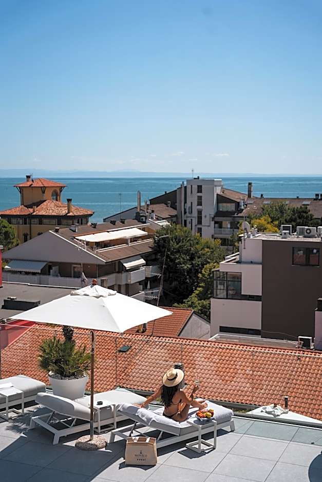 Monaco Suites Hotel