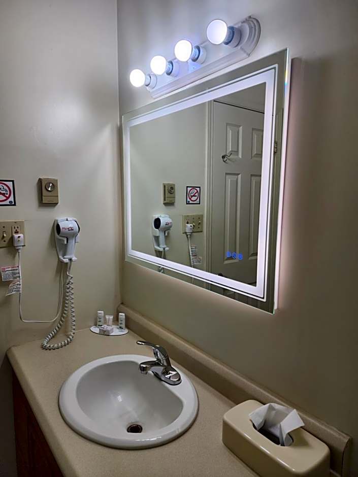 Howard Johnson by Wyndham Lindsay