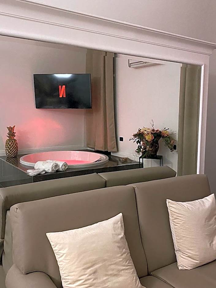 NM Luxury Suites