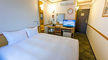 Queen Room - Non-Smoking