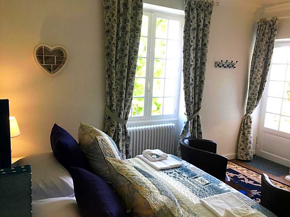 Vue du Château d'Excideuil en chambres