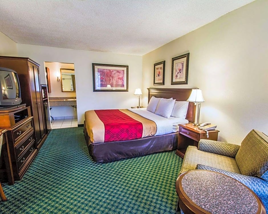 Econo Lodge Port Canaveral Area