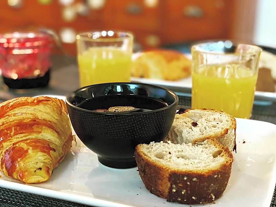 Hotel Le Midi Clermont-Cournon