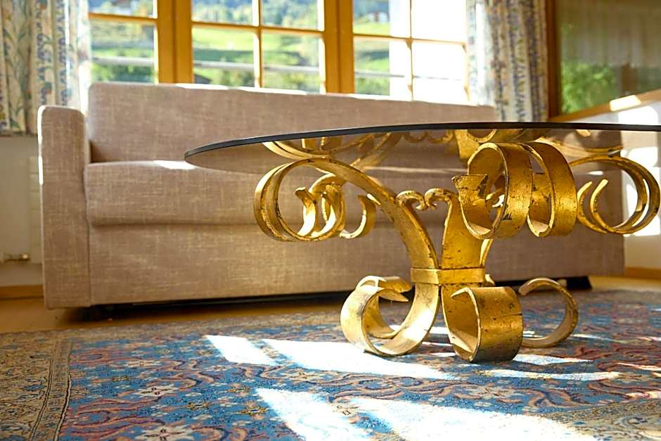 Alt Montafon Hotel Appartements by Pferd auf Wolke