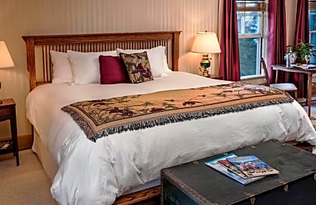 Family Room with Garden View