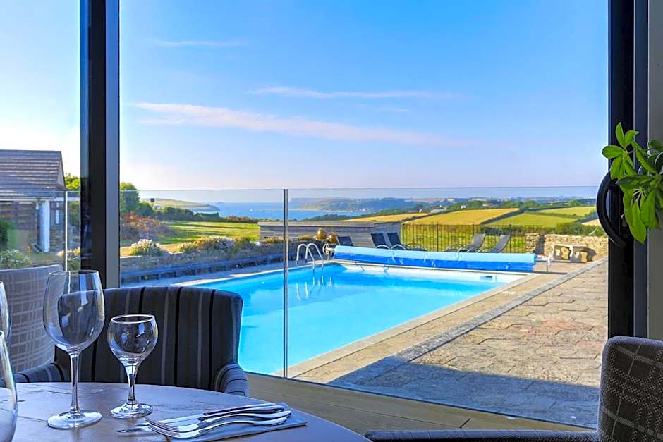 The Pickwick Inn & Oliver's Restaurant