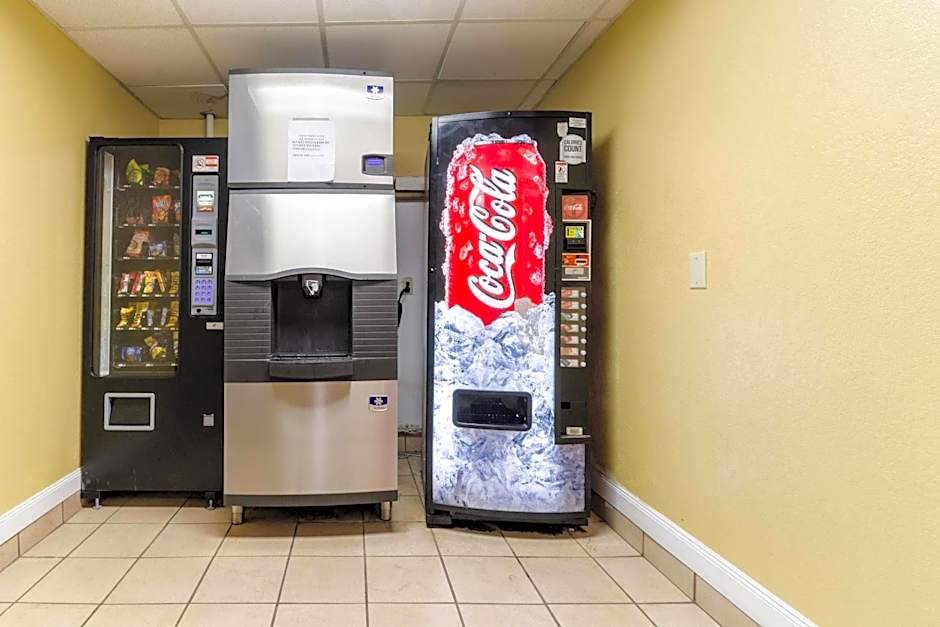 Rodeway Inn & Suites Jacksonville near Camp Lejeune