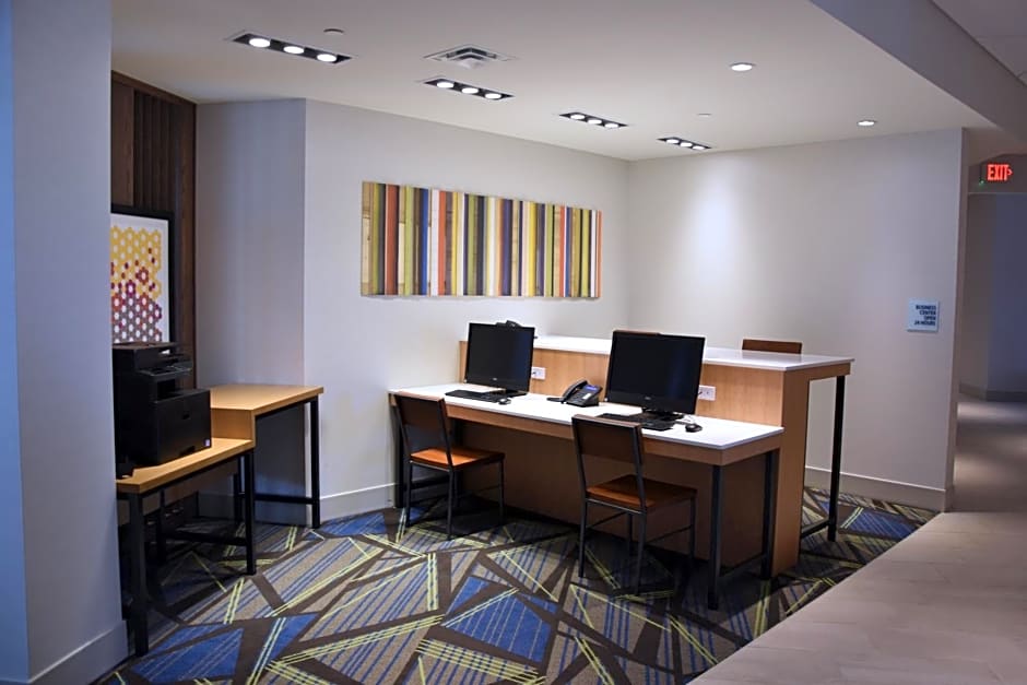 Holiday Inn Express & Suites Johnstown, an IHG Hotel