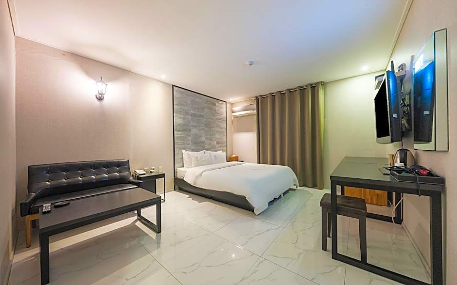 Workers Hotel Ansan by Anook
