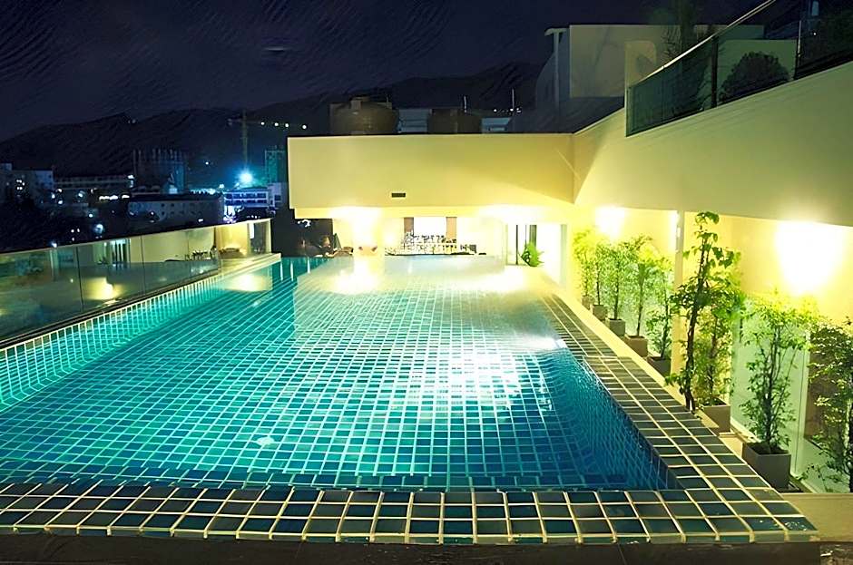 Hemingways Silk Hotel