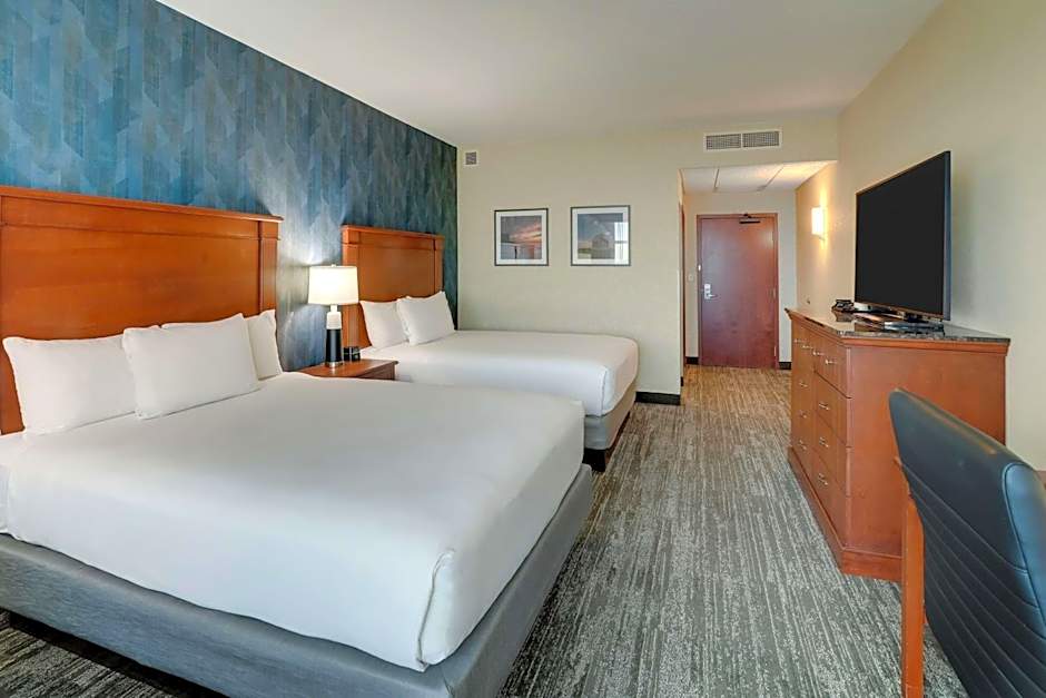 DRURY INN & SUITES MT VERNON