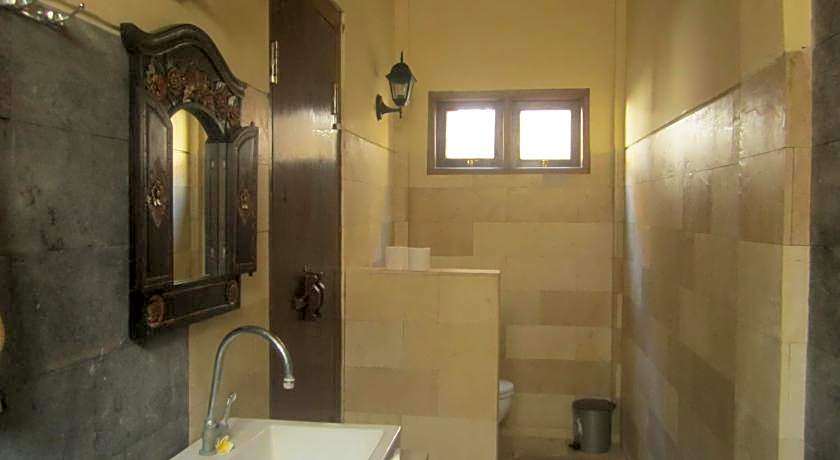 Tradisi Beach Front Villas