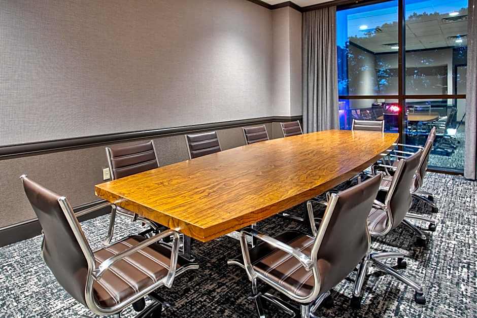 DoubleTree by Hilton Lansing