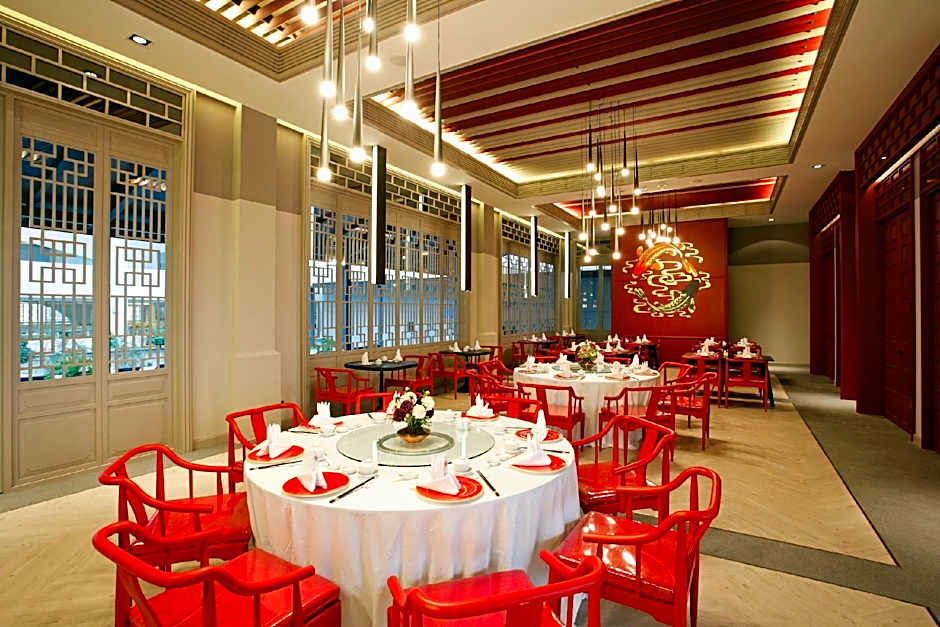 The Quarter Hualamphong by UHG