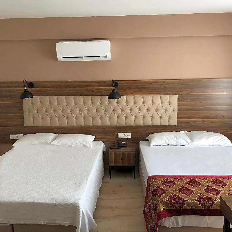 The Reina Hotel