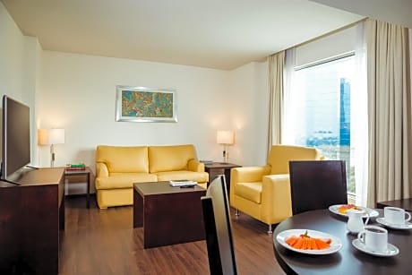Master Suite, 1 King