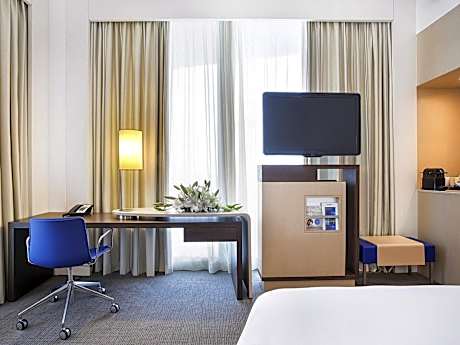 Suite - Lounge Access