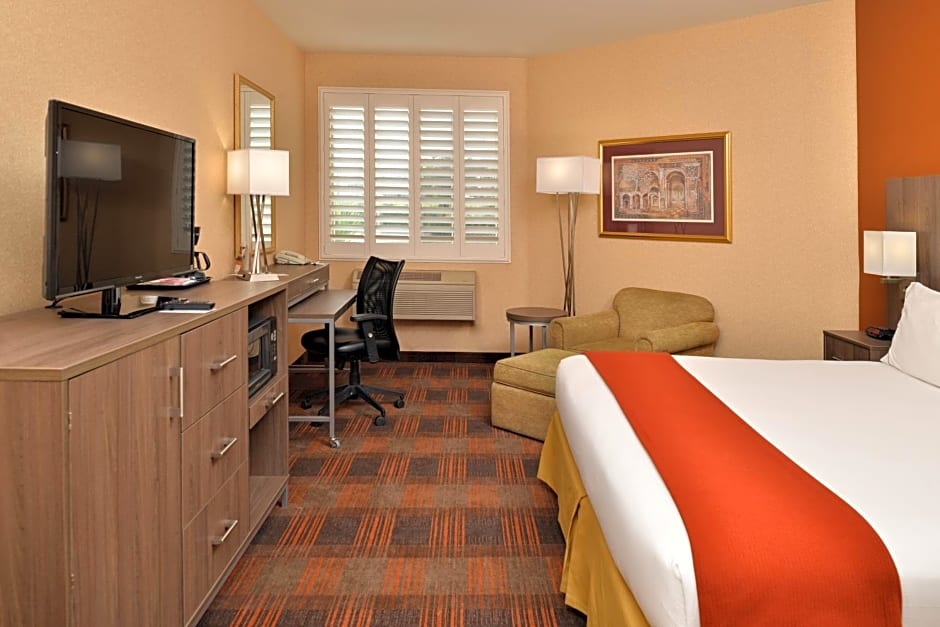 Holiday Inn Express Hotel & Suites Elk Grove Ctrl - Sacramento S