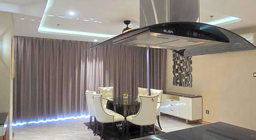 One Euphoria Luxe Hotel