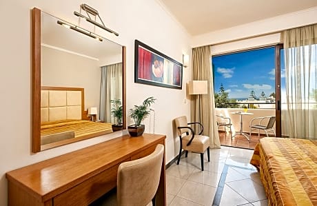 Family room sea view one bedroom