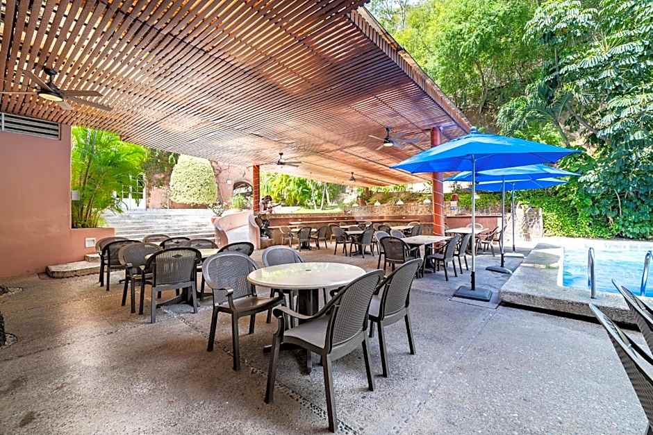 Hotel Castillo Huatulco & Beach Club