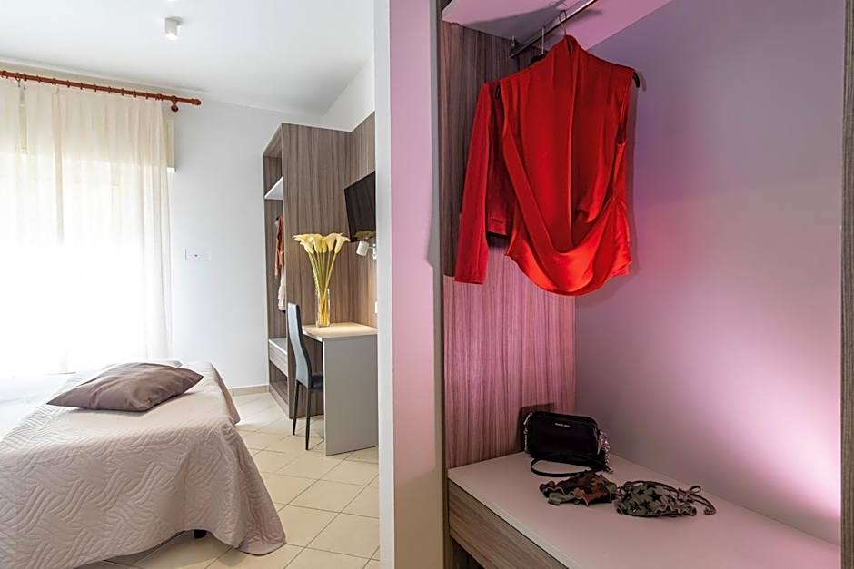 Hotel Mocambo Riccione CENTRALISSIMO AL MARE