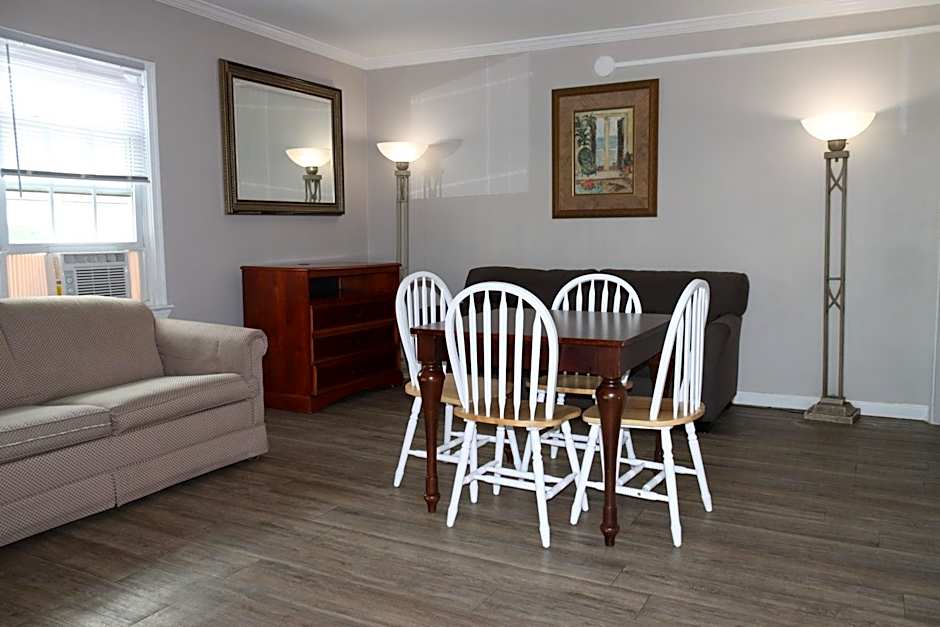 The Burgundy Inn Hotel and Apartments
