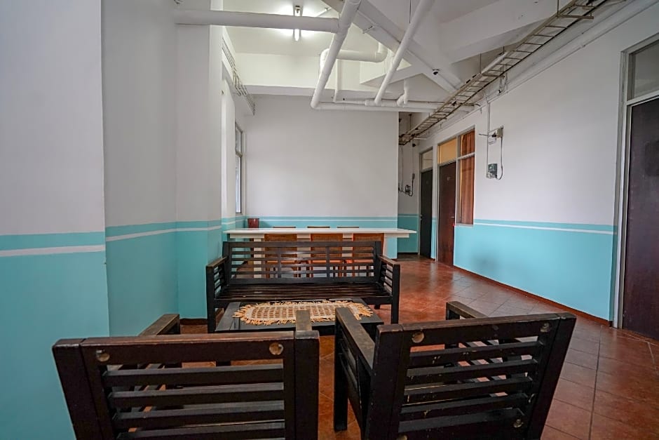 OYO 1844 Bravo Residence