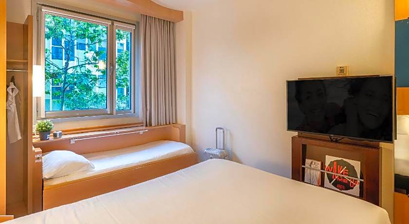 ibis Barcelona Pza Glories 22