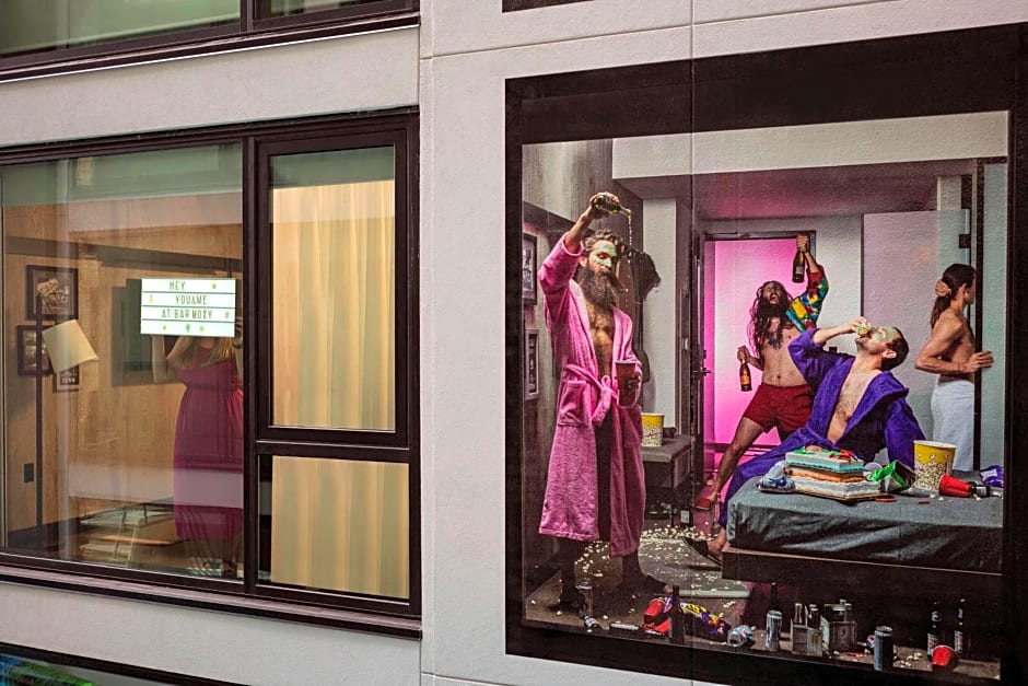 Moxy by Marriott Chicago Downtown